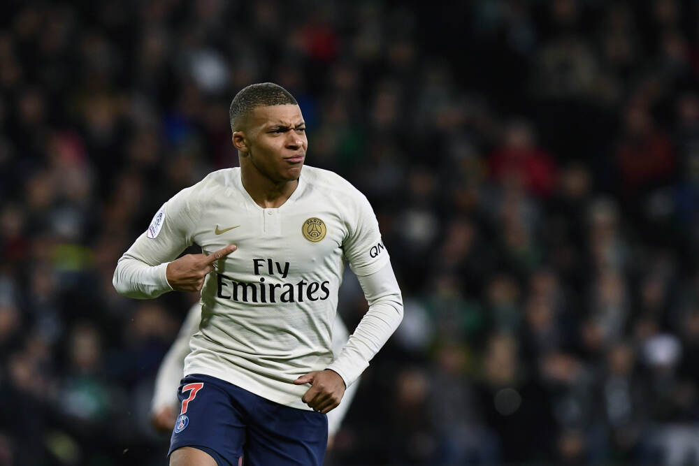 冬日穿格纹大衣, 复古又时髦!